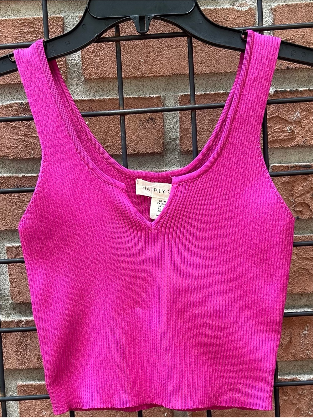 Ribbed V‑Neck Crop Tank Top in Bright Fuchsia
